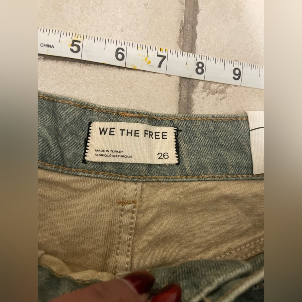 Free People Illusions 
Patchwork Relaxed Barrel Jeans
Indigo Size 26 NWT RARE - Picture 6 of 14